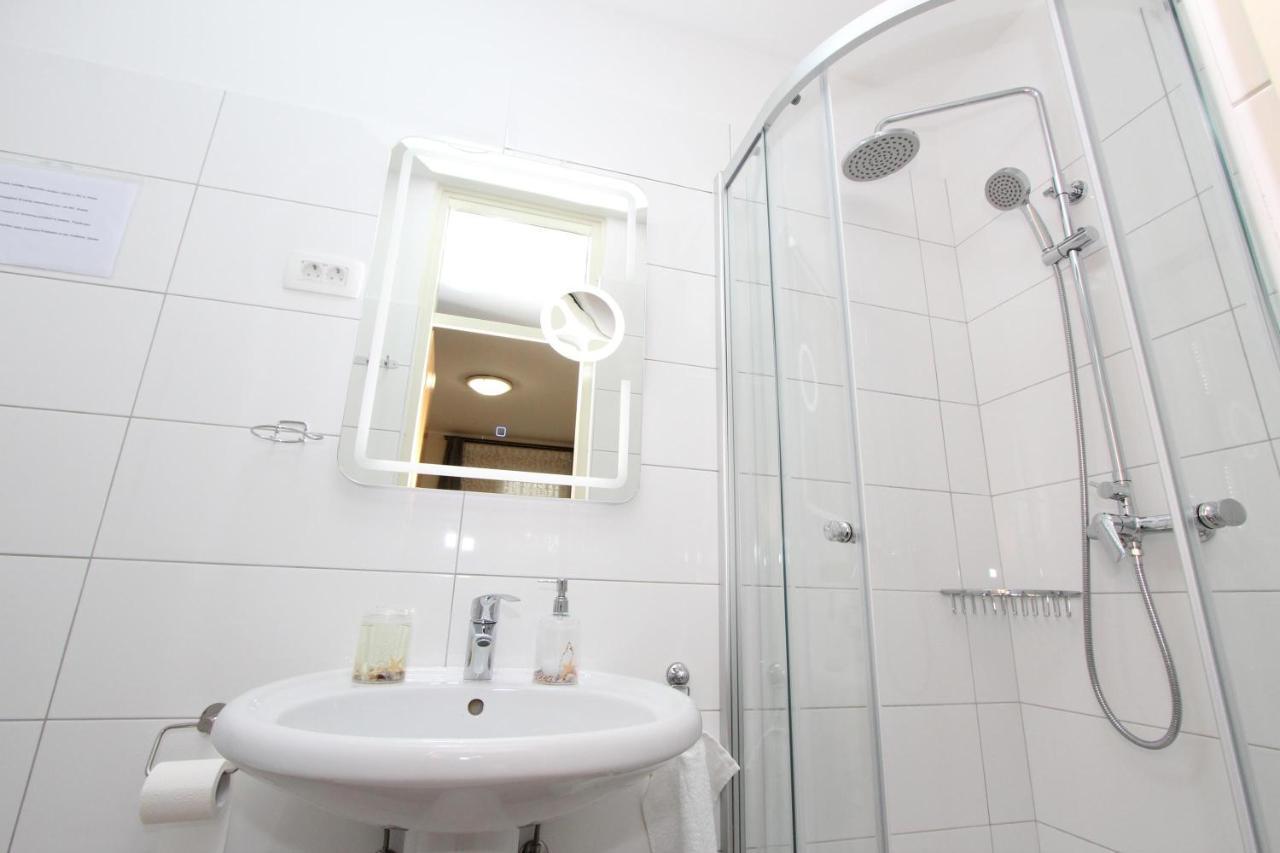 Room Roma Rovinj Exteriör bild