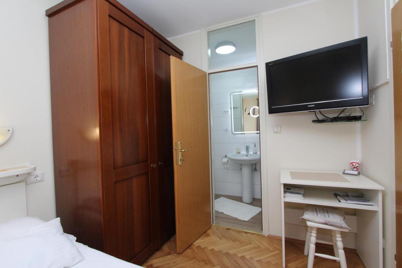 Room Roma Rovinj Exteriör bild